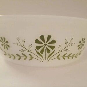 Glasbake Round Green Daisy 1.5, 2 Quart Casserole Dish - set of Two